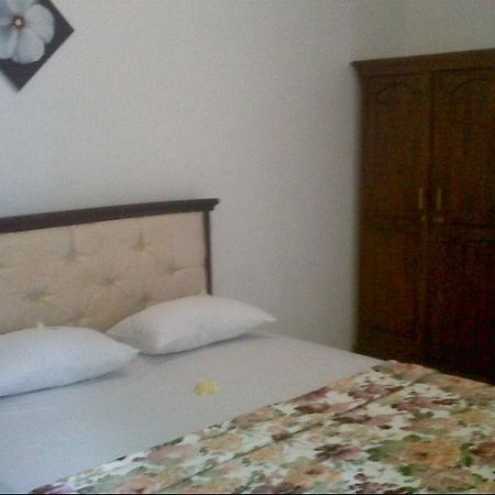 Wening Griya Guest House Jatingaleh Exterior foto